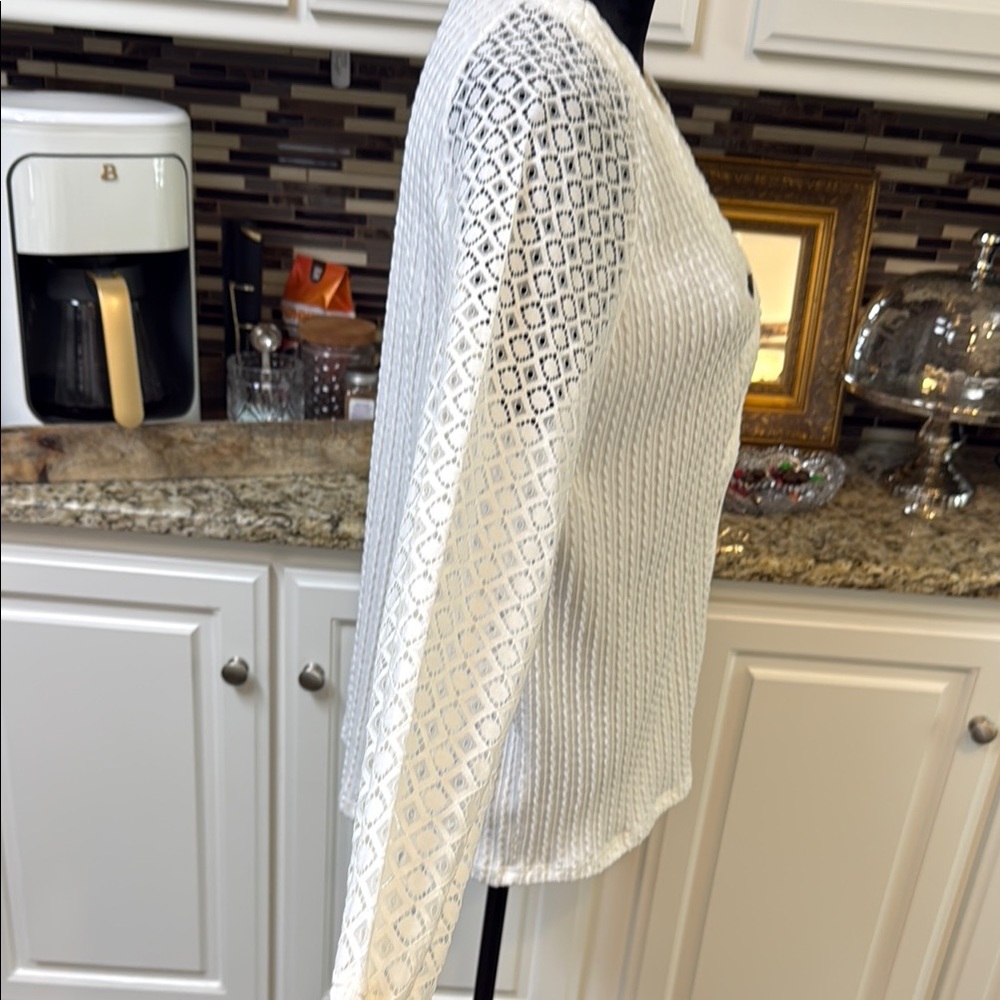 Chic White Cardigan with Lace Accents size medium - Picture 3 of 6